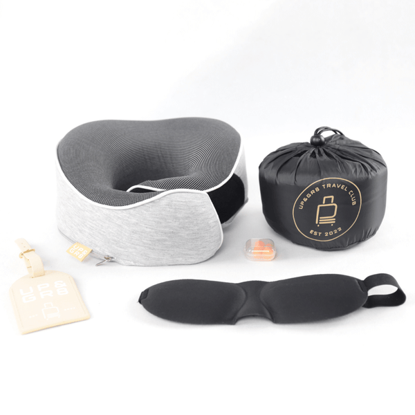 beste reiskussen vliegtuig met slaapmasker oordopjes bagagelabel